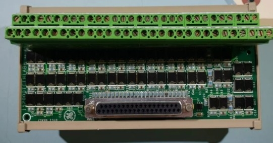 IS210DTCIH1A GE Simplex Cantact Input With Group Isolation Terminal Board Mark VI Series DIN-rail (دخول کانتاکت ساده GE با تخته ترمینال انزوا گروهی مارک ششم سری DIN)