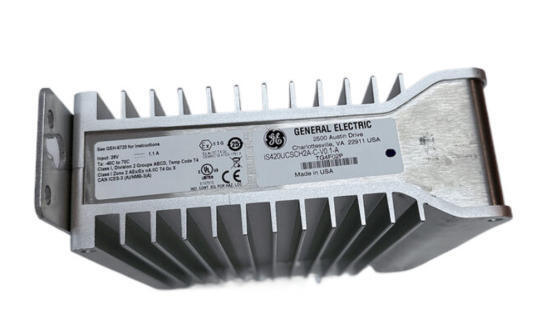 IS420UCSCH1A GE Speedtronic توربین MARK Vle کنترلر UCSC
