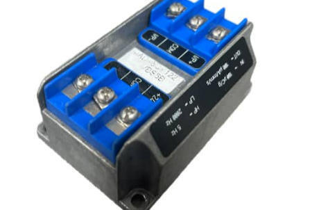IPC704 244-704-000-042 A1-B03-C100-D100-E5-F2000-G0-H0-I0 حالت دهنده سیگنال شارژ پیزو الکتریکی برای اندازه گیری سرعت ارتعاش لوله