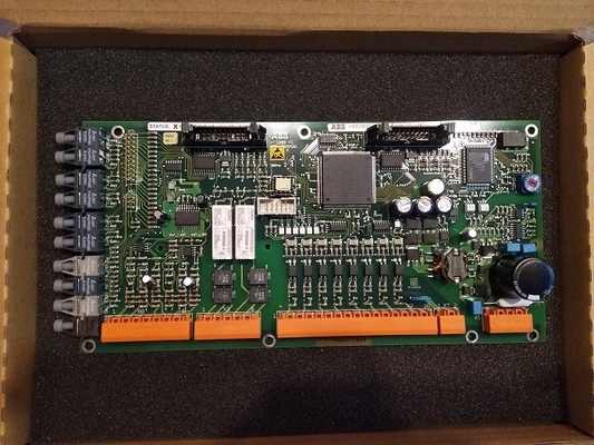 UAC389AE01 ABB Device UA C389 AE01 کنترل ماژول پردازنده PLC قطعات یدکی HIEE300888R0001